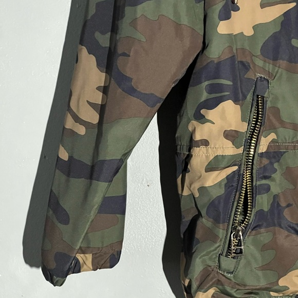 Forever 21 - Camo Pullover/ Jacket - Picture 8 of 9